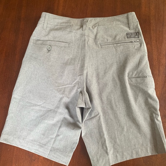 VOLCOM surf&turf 4 way stretch shorts - Picture 2 of 5